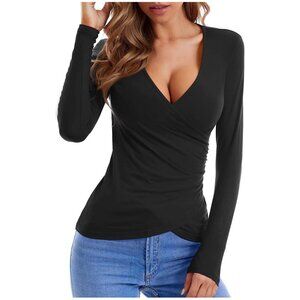 🌸3/$15🌸Black Long Sleeve Side Ruched Plunging Neckline Tee sz M